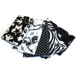 Pack of 5 100% Cotton Mixed Prints Black and White Fat Quarters